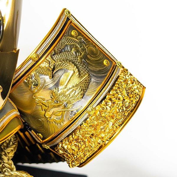 吉徳　 五月人形　黒絲縅 着用兜 収納飾り　詳細画像