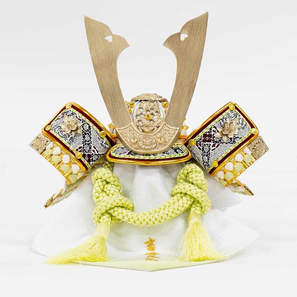 五月人形 吉徳 正絹黄緑絲縅 兜飾り 収納飾り 詳細画像 吉徳 五月人形 正絹黄緑絲縅 兜飾り 収納飾り 詳細画像