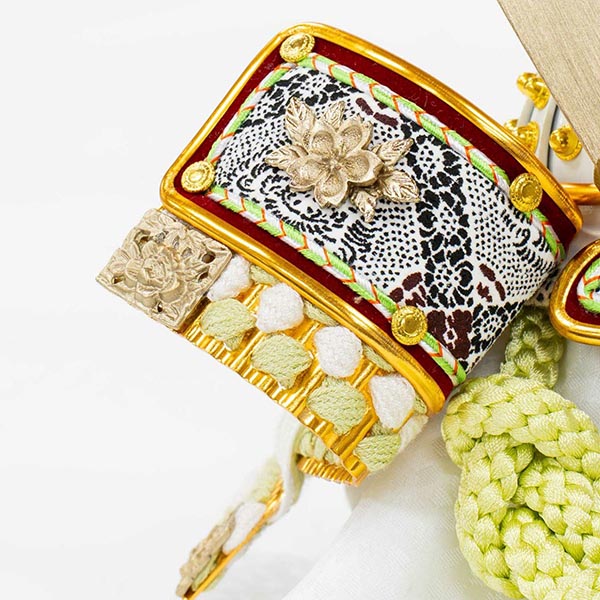 五月人形 吉徳 正絹黄緑絲縅 兜飾り 収納飾り 詳細画像 吉徳 五月人形 正絹黄緑絲縅 兜飾り 収納飾り 詳細画像