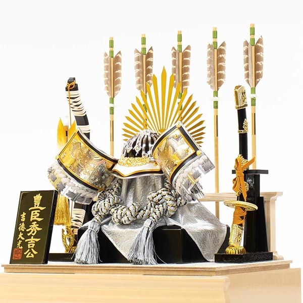 五月人形 吉徳 豊臣秀吉公 馬藺後立 兜 ケース入り 四角アクリルケース 詳細画像 吉徳 五月人形 豊臣秀吉公 馬藺後立 兜 ケース入り 四角アクリルケース 詳細画像