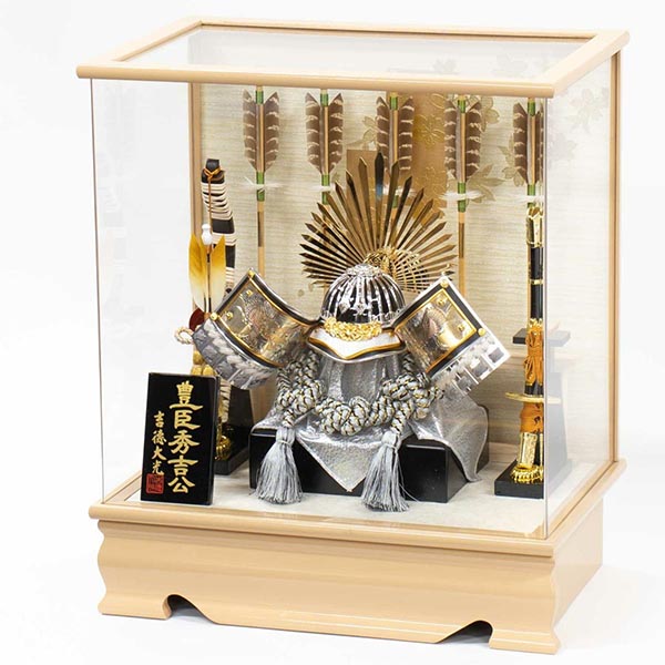 五月人形 吉徳 豊臣秀吉公 馬藺後立 兜 ケース入り 四角アクリルケース 詳細画像 吉徳 五月人形 豊臣秀吉公 馬藺後立 兜 ケース入り 四角アクリルケース 詳細画像