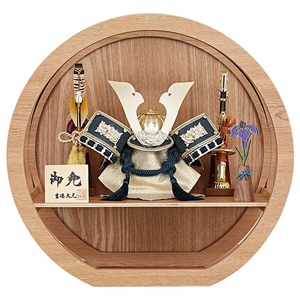 紺絲縅 銀小札 兜 ケース入り 木目丸型アクリルケース 【163K73562】