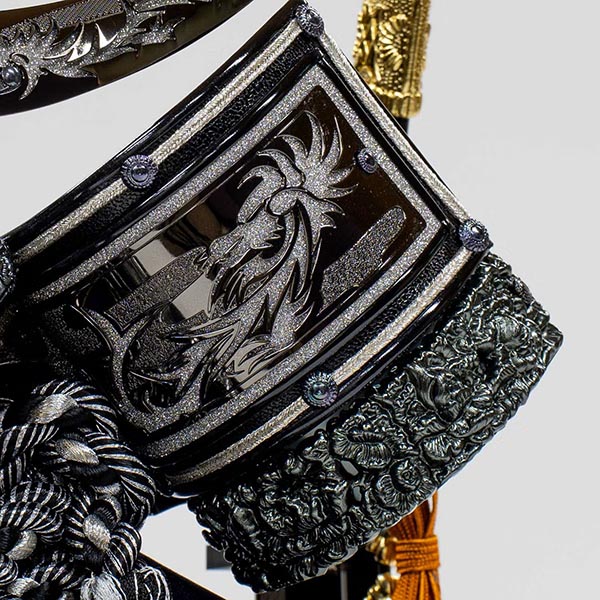 五月人形 吉徳 黒絲縅 兜 ケース入り 黒塗四角ガラスケース 詳細画像 吉徳 五月人形 黒絲縅 兜 ケース入り 黒塗四角ガラスケース 詳細画像