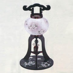 盆提灯: 桜調 行灯 和紙一重張り 涼水に桜 丸盆B付き 電気コード式 木製