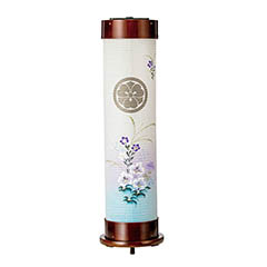 盆提灯: ダーク 伸縮提灯 和紙 一重張り 芙蓉 ワンタッチ伸縮 木製 電気コード式（LED仕様） 【家紋入代