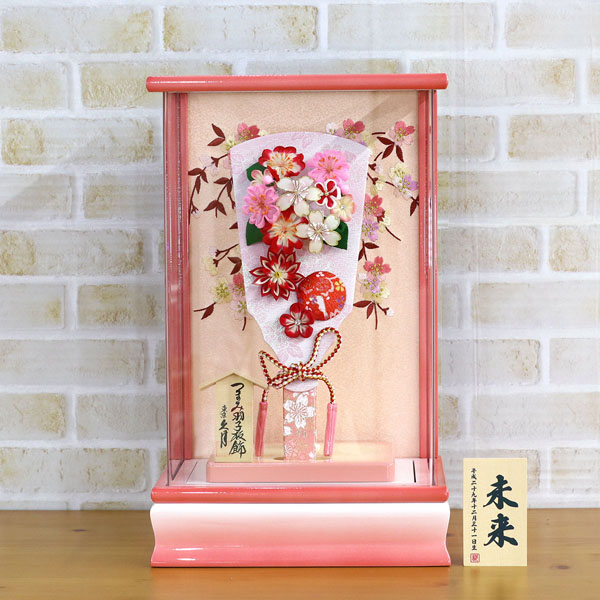 久月　 羽子板　つまみ細工 桃赤 20227-1 パール白/ピンク塗り アクリルケース　詳細画像