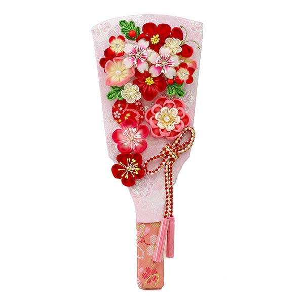 羽子板 久月 つまみ細工 羽子板 桃赤花 白檀塗り 鞠三連つるし付き 円形 丸型アクリルケース 詳細画像 久月 羽子板 つまみ細工 羽子板 桃赤花 白檀塗り 鞠三連つるし付き 円形 丸型アクリルケース 詳細画像