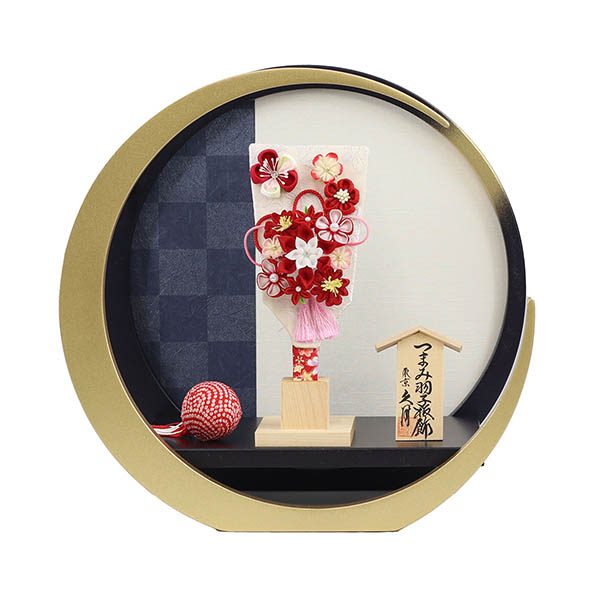 つまみ細工 羽子板 赤 円形丸型 市松柄 三日月飾り台 【20418-1MR】