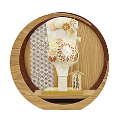 羽子板: つまみ細工 髪飾り付き 羽子板 茶 透かし麻の葉模様 木製 円形 三日月形飾り台 (大)