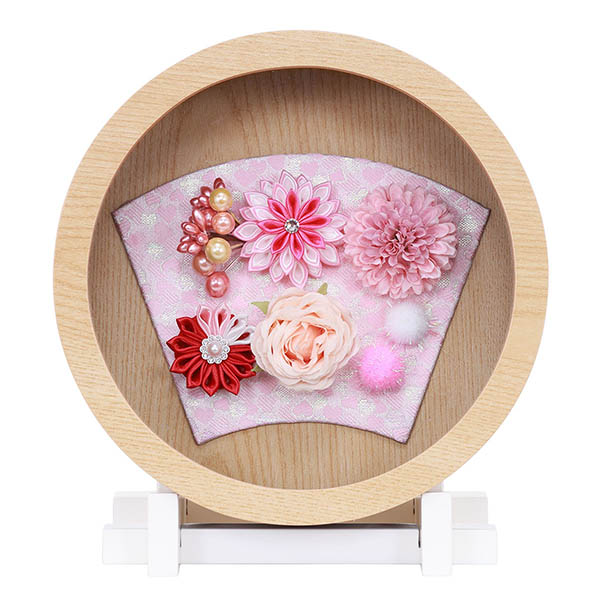 壁掛け 額飾り かすみ つまみ細工飾り 円形 丸型 アクリルケース飾り スタンド付き