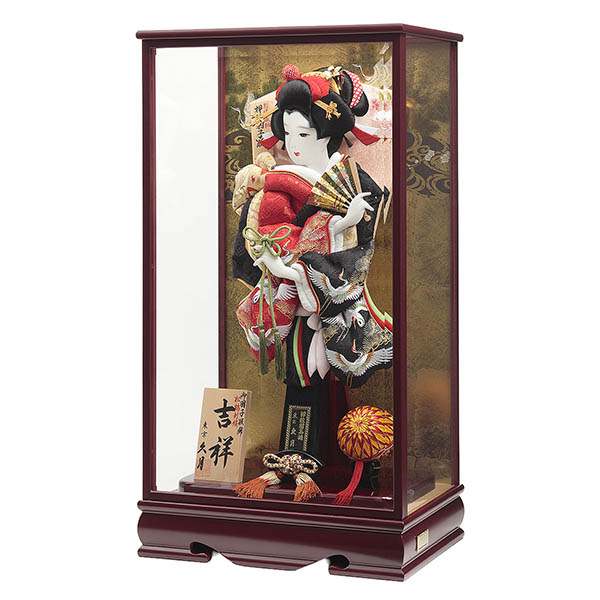 久月　 羽子板　松に鶴 刺繍振袖 ワイン塗り 面取りガラスケース飾り　詳細画像