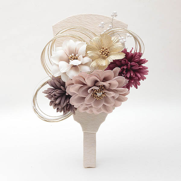 羽子板 久月 洋花 ワイン 髪飾り グレージュ塗り 円柱 アクリルケース飾り 詳細画像 久月 羽子板 洋花 ワイン 髪飾り グレージュ塗り 円柱 アクリルケース飾り 詳細画像