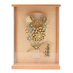 羽子板: つまみ細工 髪飾り 羽子板 モカ 壁掛け 額飾り パールピンク塗り アクリルケース