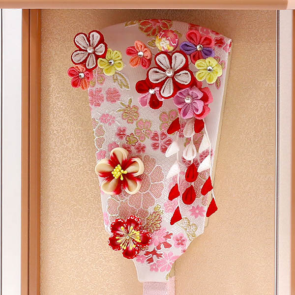 東玉　 羽子板　つまみ細工 羽子板 赤 壁掛け 額飾り パールピンク塗り アクリルケース飾り　詳細画像