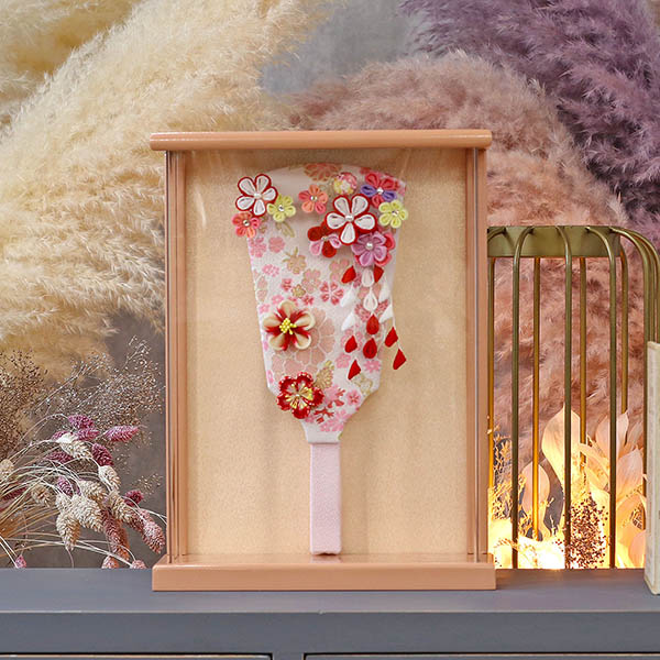 東玉　 羽子板　つまみ細工 羽子板 赤 壁掛け 額飾り パールピンク塗り アクリルケース飾り　詳細画像