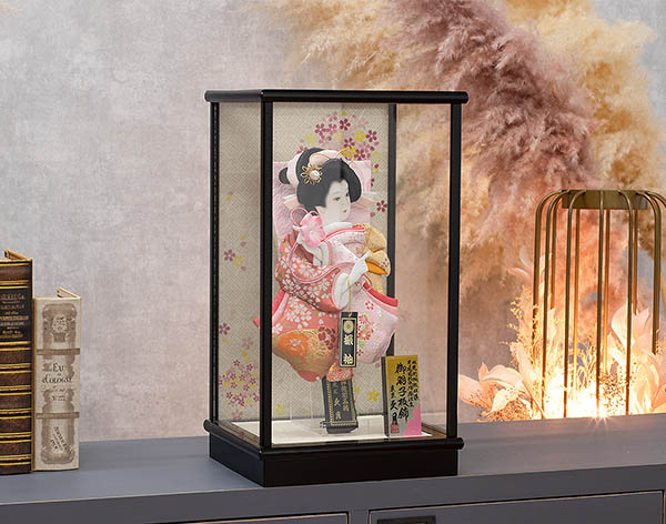 久月　 羽子板　金襴振袖 春桜A 黒塗 ガラスケース飾り　詳細画像