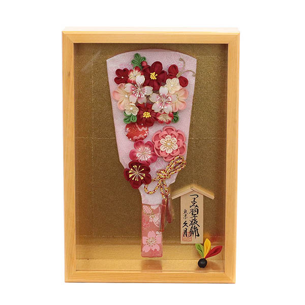 つまみ細工 羽子板 桃赤花 壁掛け 額飾り ヒノキ製 アクリルケース