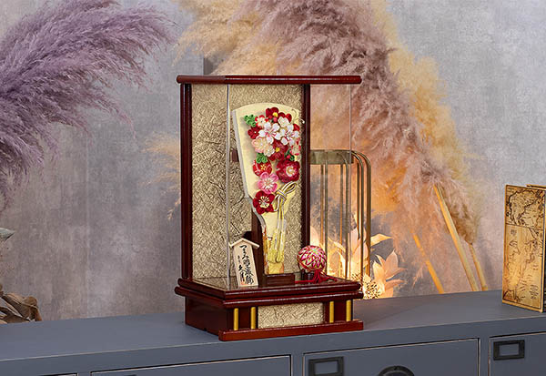 久月　 羽子板　つまみ細工 羽子板 金赤花 花梨塗り アクリルケース　詳細画像