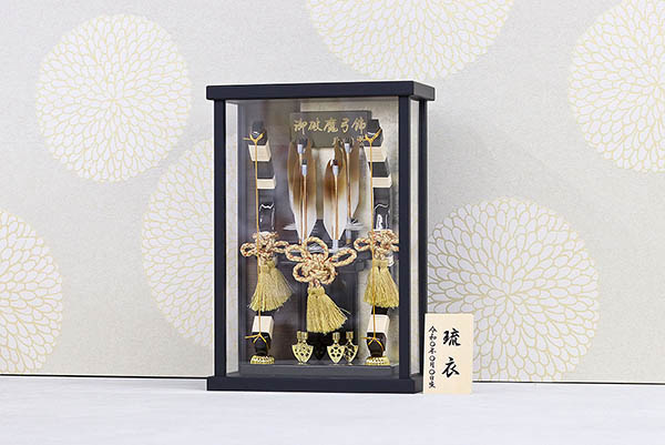 幹山　 破魔弓　壁掛け 額飾り 創 黒サテン 艶消し アクリルケース飾り　詳細画像