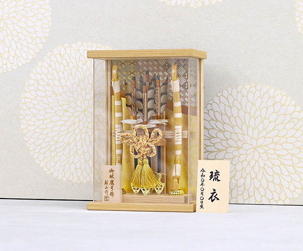 幹山　 破魔弓　壁掛け 額飾り 絃 白木 寄木細工 金バック アクリルケース飾り　詳細画像