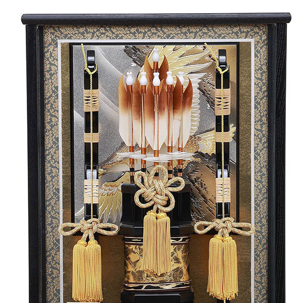 フジキ　 破魔弓　北斗 岩鷹柄彫金バック 黒木目 面取り ガラスケース飾り　詳細画像