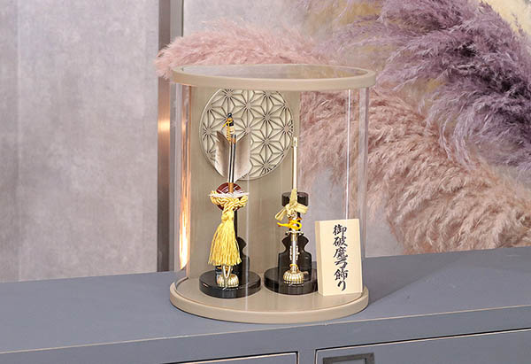 美光　 破魔弓　瑞祥 黒 モカ塗り まどか 麻の葉文様 円形 筒型 アクリルケース　詳細画像